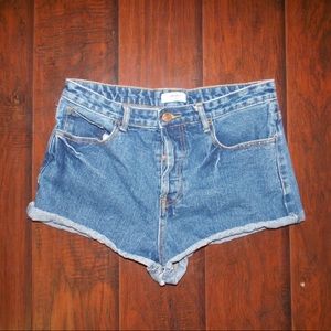 high waisted medium wash forever 21 jean shorts